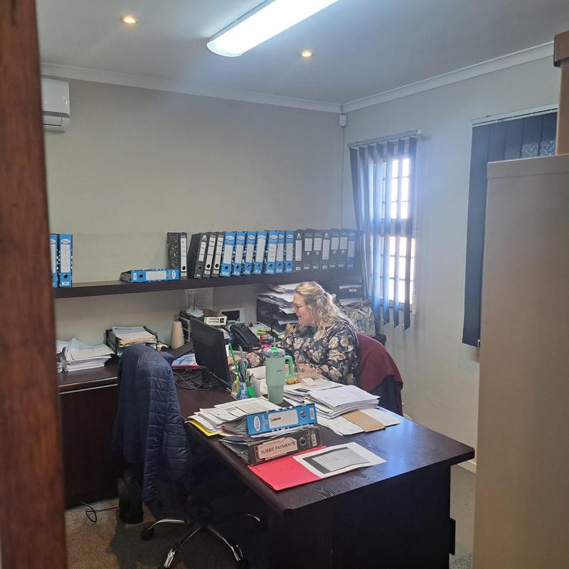 To Let Commercial Property for Rent in Walmer Eastern Cape